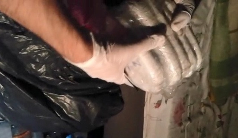 TEM'de durdurulan tırdan 62 kilo esrar çıktı