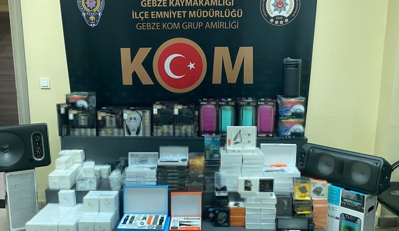 TEM'de durduruldu: Elektronik mağaza gibi araç