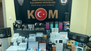 TEM'de durduruldu: Elektronik mağaza gibi araç