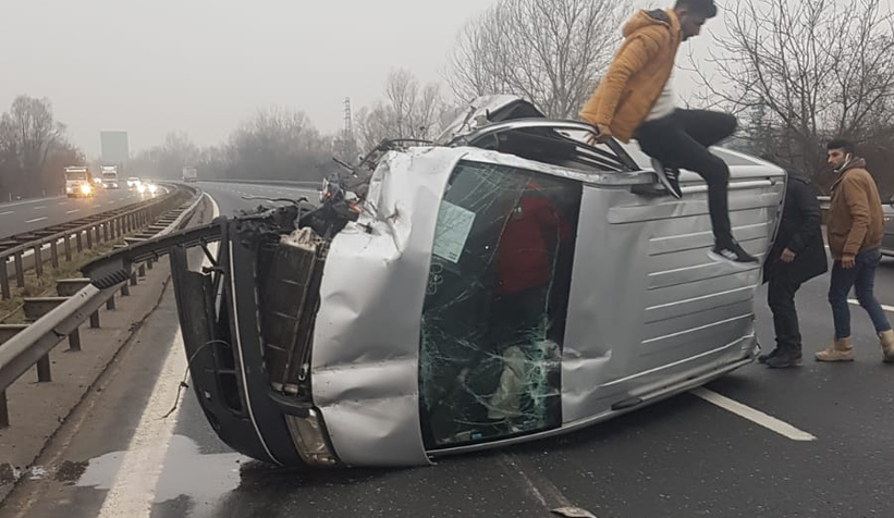 TEM'de feci kaza: 1'i ağır 5 yaralı