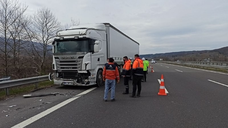 TEM'de kaza: 2 yaralı