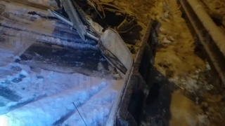 TEM'de makaslayan tır otobüse çarptı