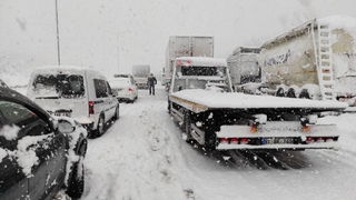 TEM otoyolu çift yönlü ulaşıma kapandı