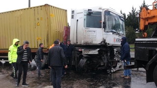 TEM Otoyolu'nda zincirleme kaza: 2 yaralı