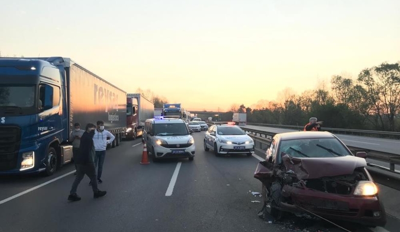 TEM Otoyolu'nda zincirleme kaza: 6 yaralı