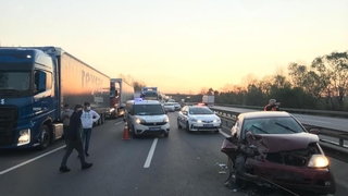 TEM Otoyolu'nda zincirleme kaza: 6 yaralı