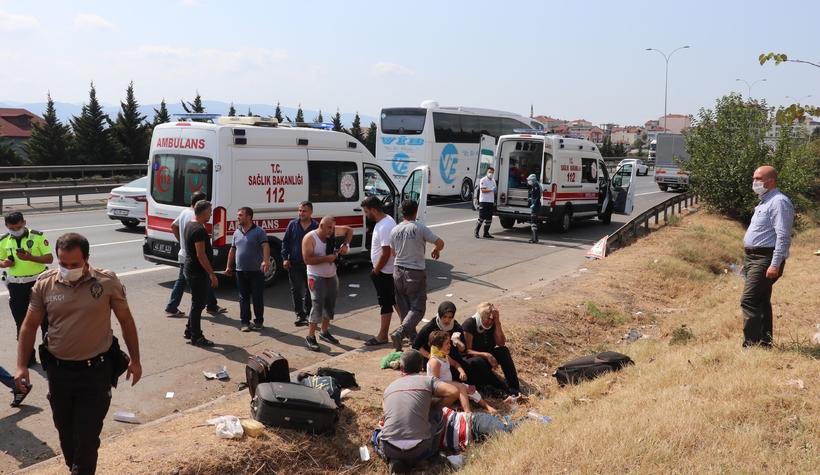 TEM Otoyolu’nda can pazarı: 2’si çocuk 6 yaralı