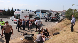 TEM Otoyolu’nda can pazarı: 2’si çocuk 6 yaralı