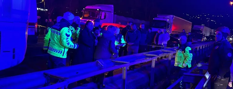 Otoyolda zincirleme kaza: 1 ölü, 27 yaralı