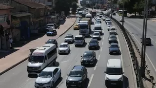 TEM ve D100 Karayolu’nda bayram trafiği başladı