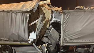  TEM’de 3 tır birbirine girdi: 1 ağır yaralı