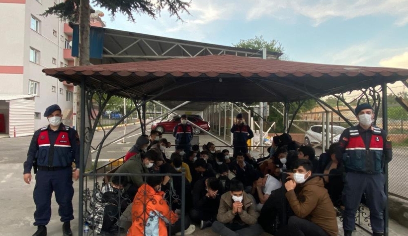 TEM’de 46 kaçak göçmen yakalandı