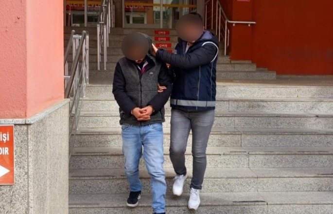 TEM’de durdurulan araçtan 4 kaçak göçmen çıktı