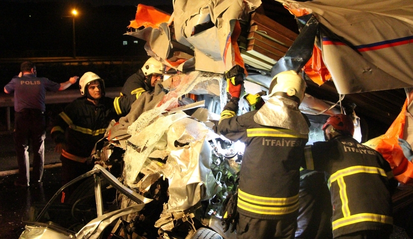 TEM’de kaza: 1 ölü, 2 yaralı