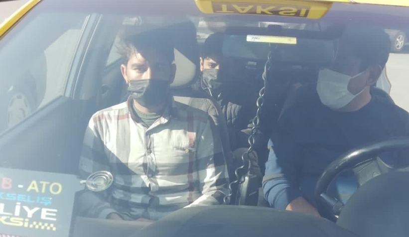 Ticari taksiden 5 düzensiz göçmen çıktı
