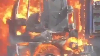 Tır alev topuna döndü