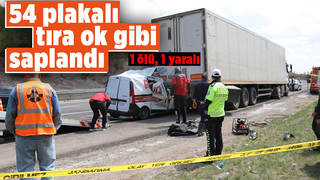 Tır dorsesinin altına girdi: 1 ölü, 1 yaralı