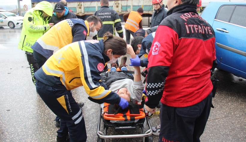 Tır ve otomobil çarpıştı: 2 yaralı