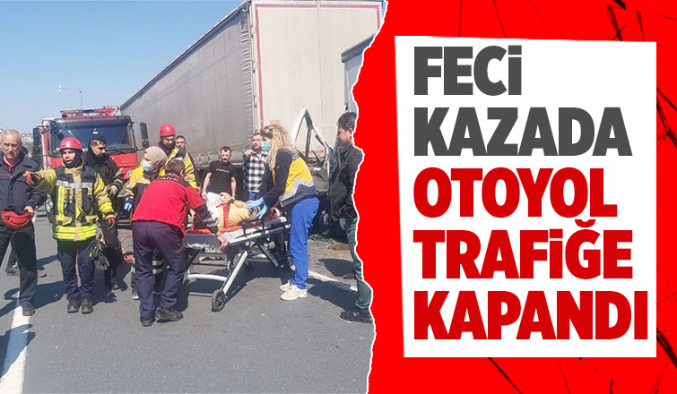 Tıra çarpan kamyonetin sürücüsü araçta sıkıştı