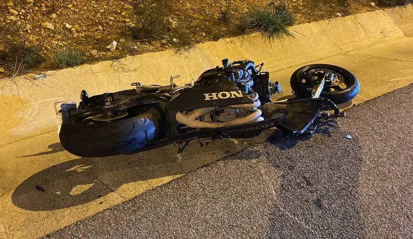 Tıra çarpan motosikletli öldü