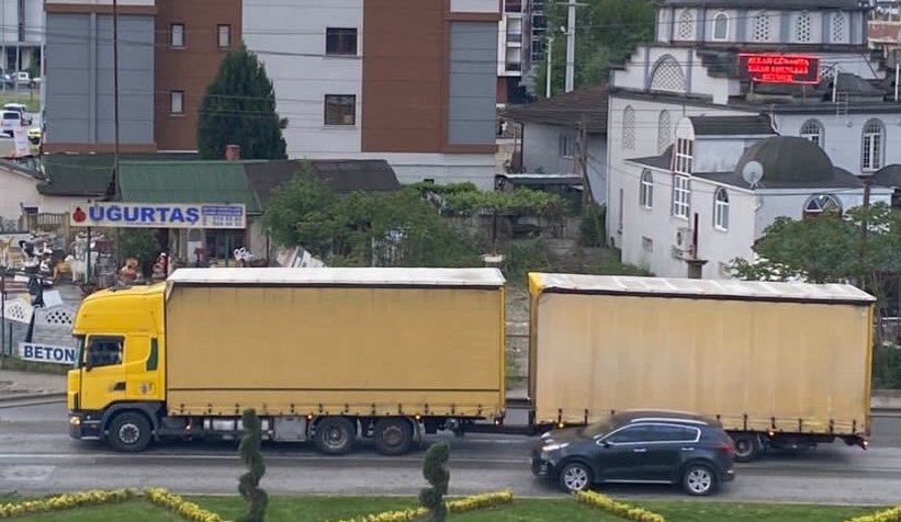 Tırdan kaçak göçmenler çıktı