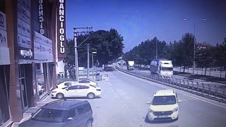 Tırın çarptığı genç ölüme böyle koşmuş