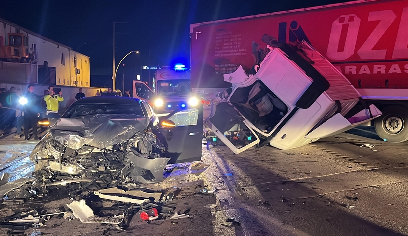 Tırla otomobil çarpıştı: 6 yaralı