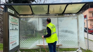 Toplu taşıma araçları ve duraklar dezenfekte ediliyor