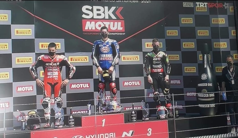 Toprak Razgatlıoğlu İtalya'da zirvede