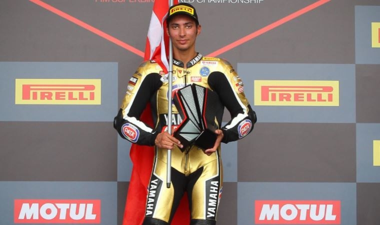 Toprak Razgatlıoğlu'nun altın renkli yarış tulumunun hikayesi