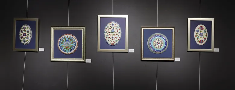 Topraktan Geleneğe Çini sergisi OSM’de açıldı