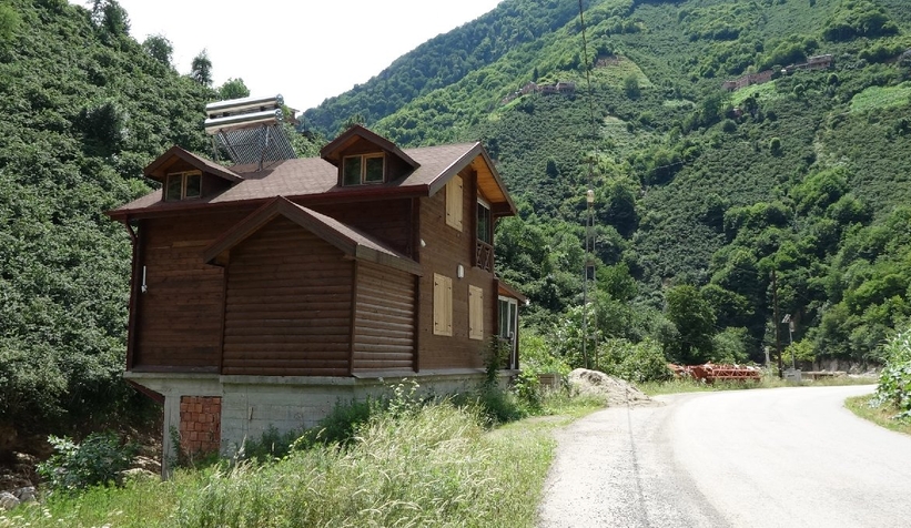 Tosuncuk dere yatağına kaçak villa yaptırmış