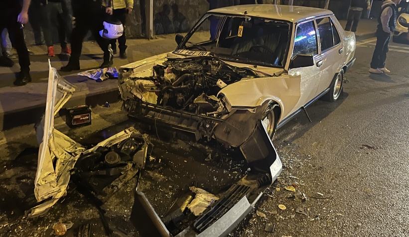 Trafikte maganda dehşeti: 3 araca çarptı, kaçarken kaza yaptı