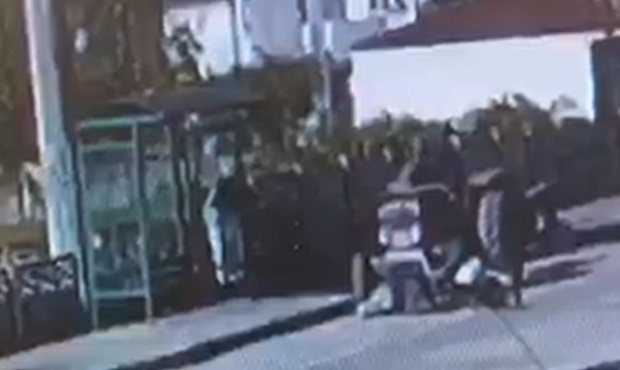 Bisikletlinin öldüğü feci kaza kamerada