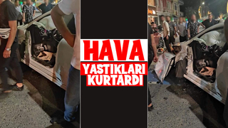 Traktörle çarpışan otomobilde büyük hasar oluştu