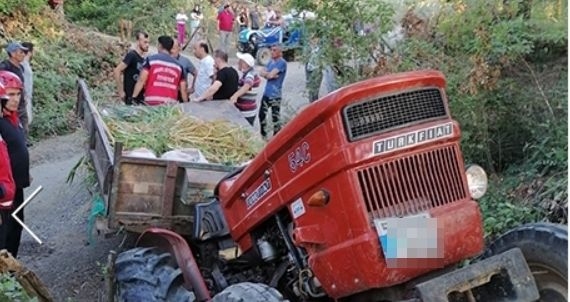 Traktörün altında kaldı