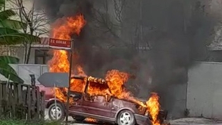 Tüp patladı, otomobil alev topuna döndü