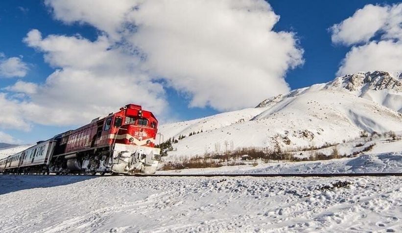 Turistik Doğu Ekspresi, 21 ay sonra seferlerine başladı