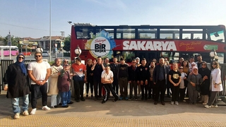 Turizm otobüsü ile şehir gezileri sürüyor