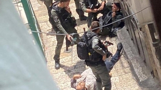 Türk vatandaşı Kudüs'te İsrail polisini bıçakladı