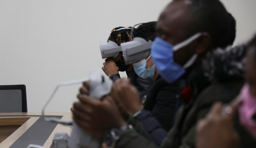 Türkçeyi sanal gerçeklikle öğreniyorlar