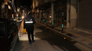 Üçüncü kattan kaldırıma düştü