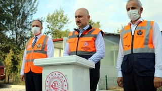 Ulaştırma ve Altyapı Bakanı Akyazıda inceleme yaptı