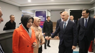 Ulaştırma ve Altyapı Bakanı Sakarya'da Partililerle buluştu