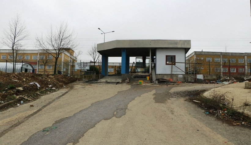 Üniversitede kapı krizi