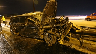 Ünlü CEO hurdaya dönen lüks cipten yaralı kurtuldu