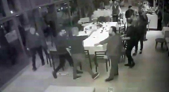 Ünlü şarkıcı Cengiz Kurtoğlu gözaltına alındı