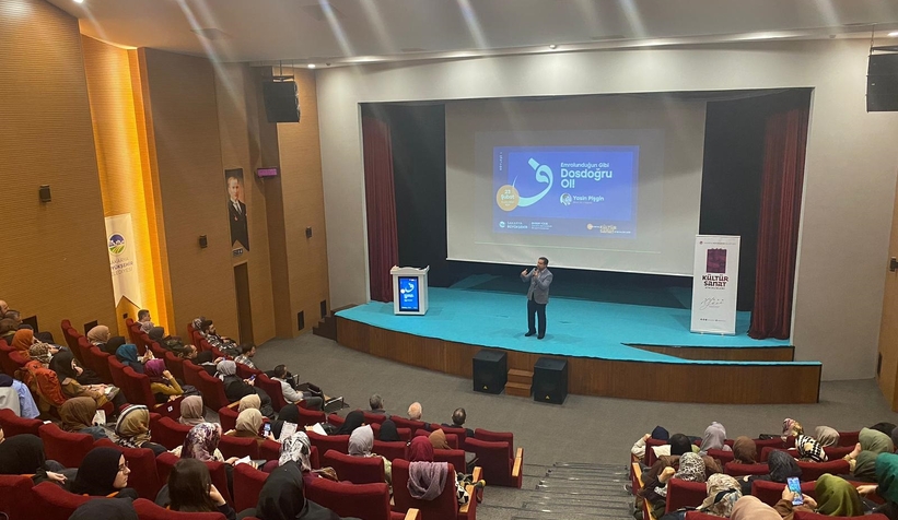 Ünlü yazar Prof. Dr. Yasin Pişgin’e yoğun ilgi