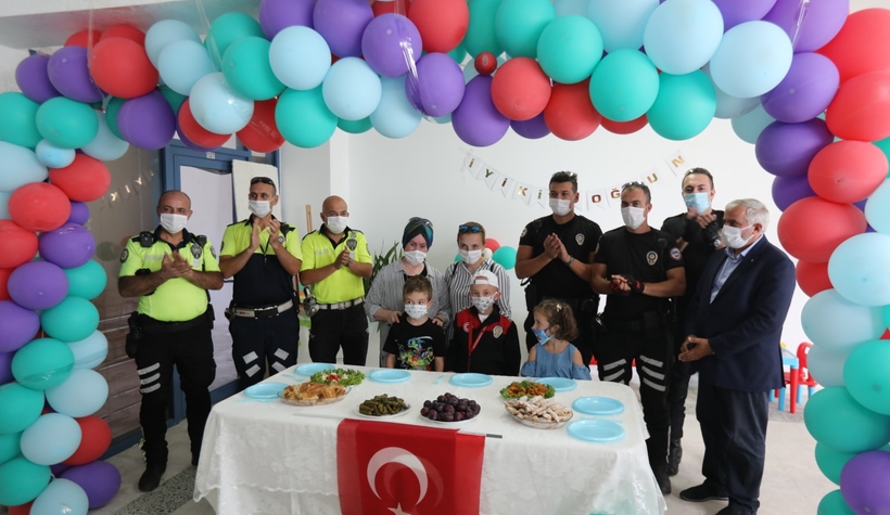 Uras'a sürpriz doğum günü