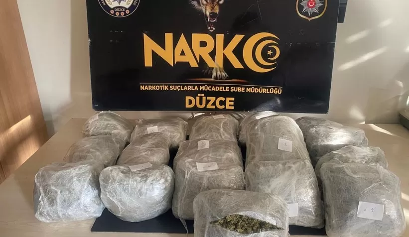 Uyuşturucu tacirlerine otoyolda suçüstü